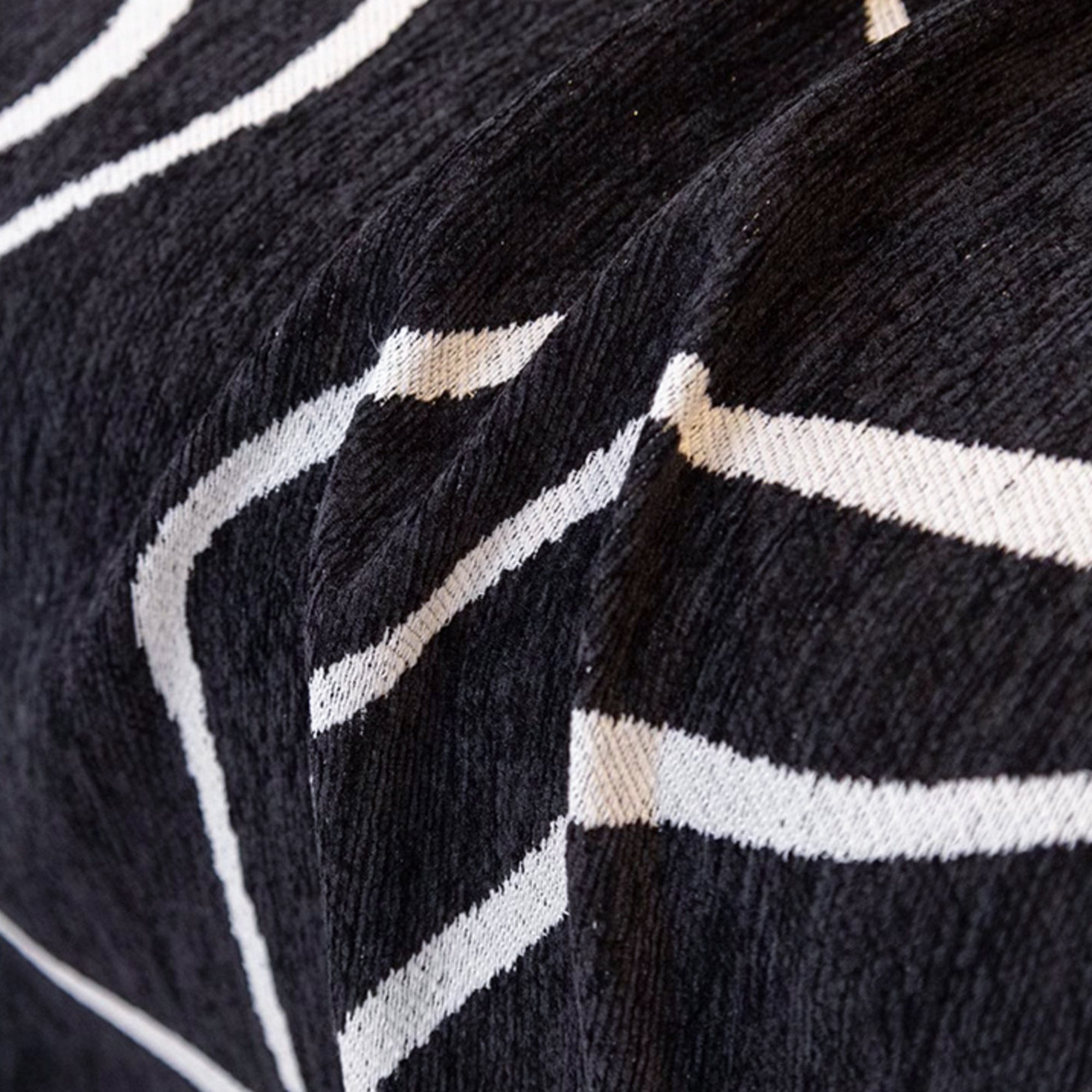 ZenFur™ | Minimalistische Monochrome Bankhoes